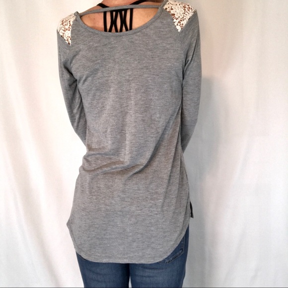 LACE SHOULDER TUNIC TOP - Picture 2 of 8
